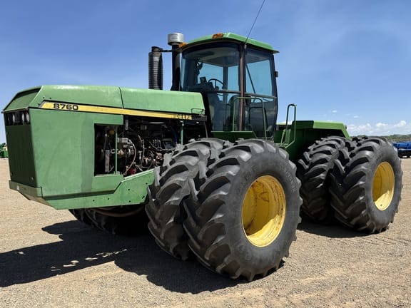 1989 John Deere 8760 Equipment Image0