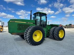 1989 John Deere 8760 Image