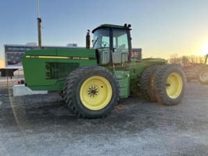 SOLD - 1989 John Deere 8760 Tractors with 9,227 Hrs | Tractor Zoom
