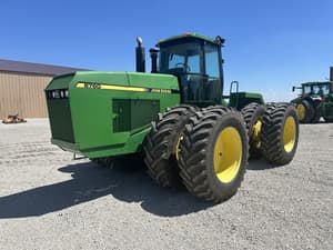 1989 John Deere 8760 Image