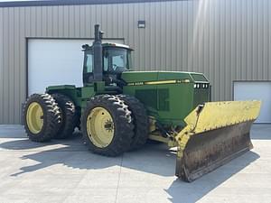 1989 John Deere 8760 Image