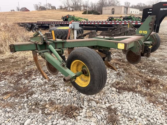 Image of John Deere 915 equipment image 2