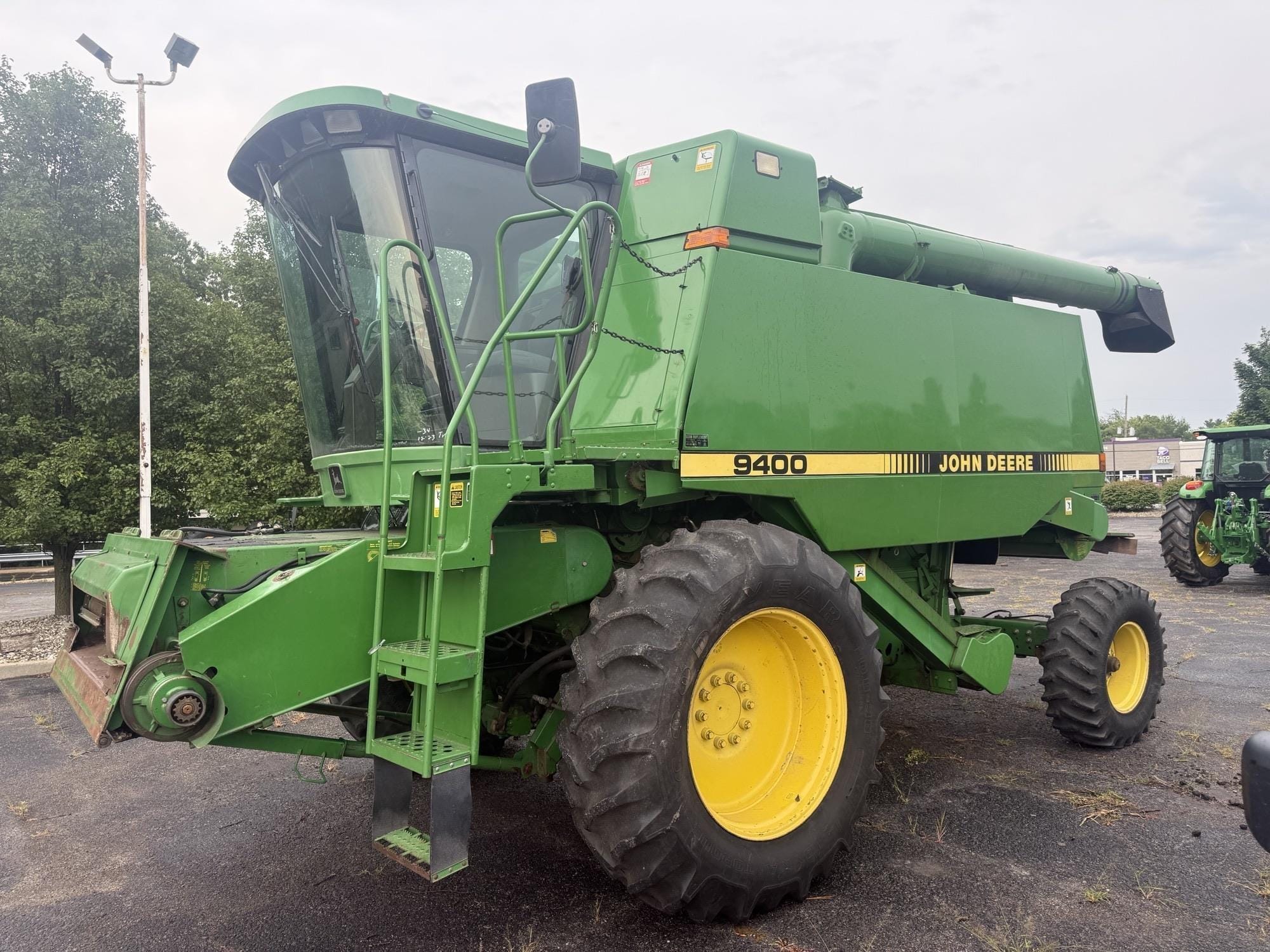 1989 John Deere 9400 Equipment Image0