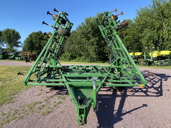 Image of John Deere 960 equipment image 1