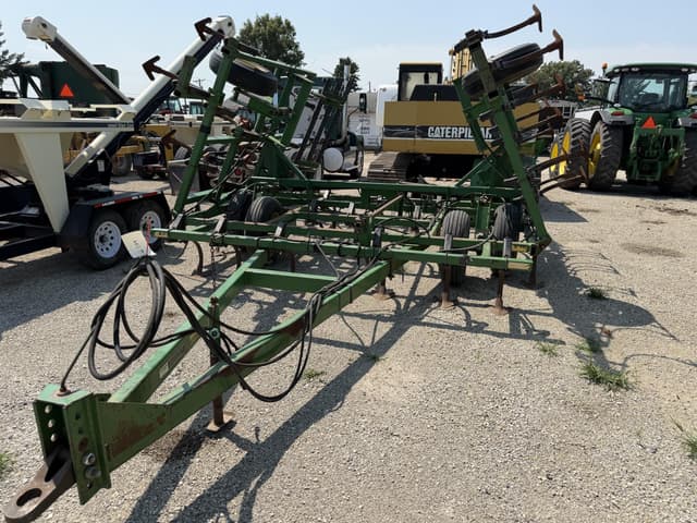 Image of John Deere 960 equipment image 1