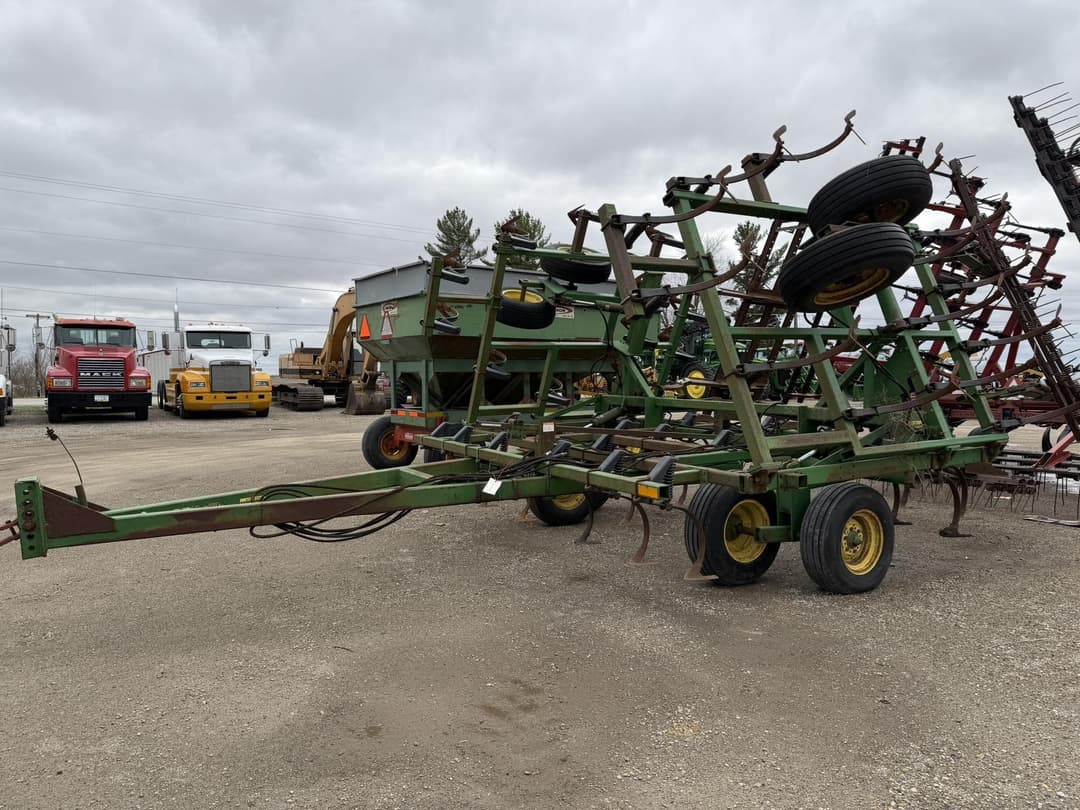 Image of John Deere 960 Primary image