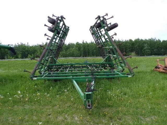 Image of John Deere 960 equipment image 1