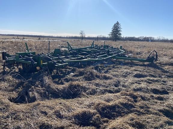 Image of John Deere 960 equipment image 1