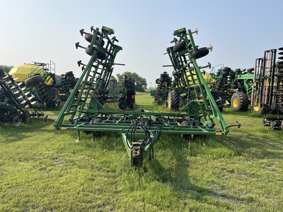 Image of John Deere 960 equipment image 1