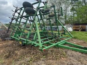 1989 John Deere 980 Image