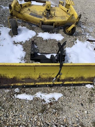 Image of John Deere F910 equipment image 4