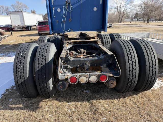 Image of Kenworth T600 equipment image 3