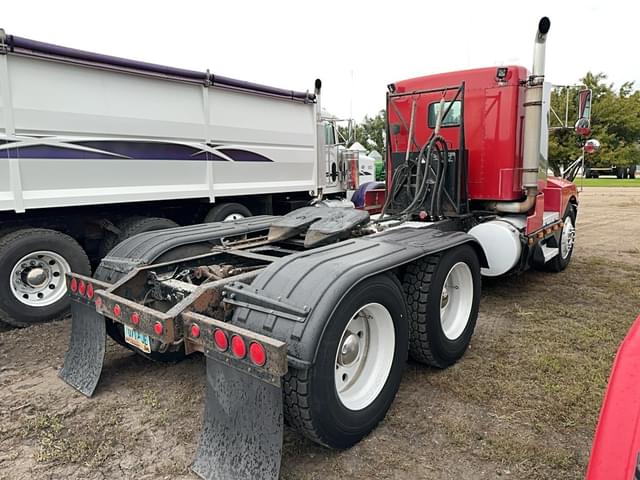Image of Kenworth T600 equipment image 3