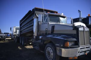 1989 Kenworth T600 Image