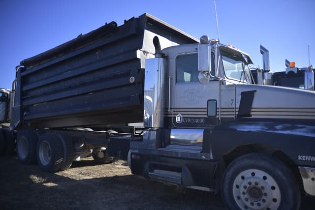 Image of Kenworth T600 equipment image 1