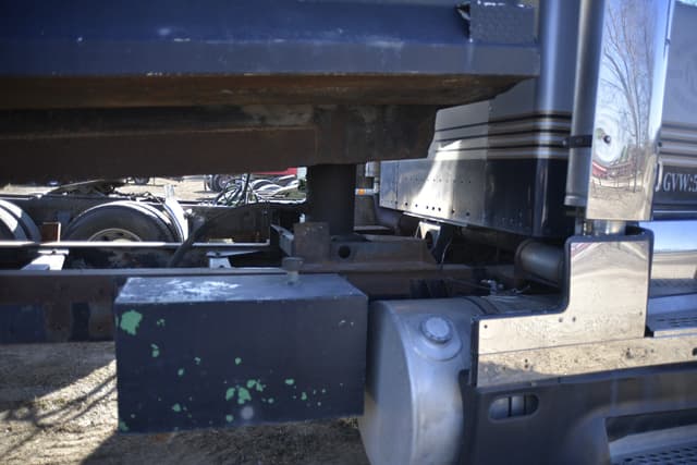 Image of Kenworth T600 equipment image 3