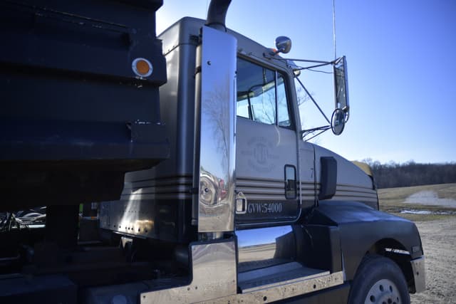 Image of Kenworth T600 equipment image 4