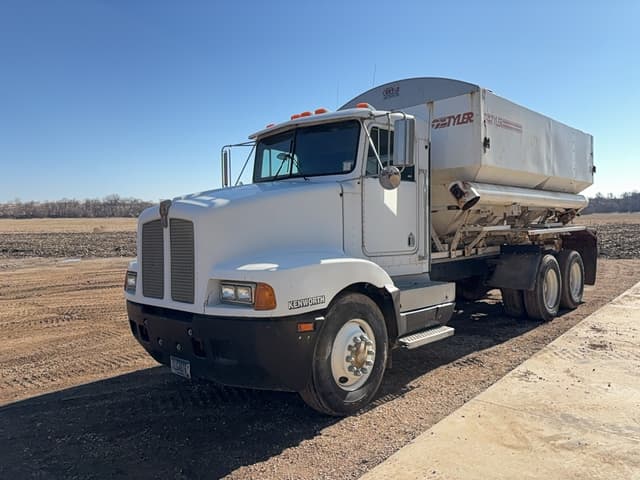 Image of Kenworth T600 equipment image 4