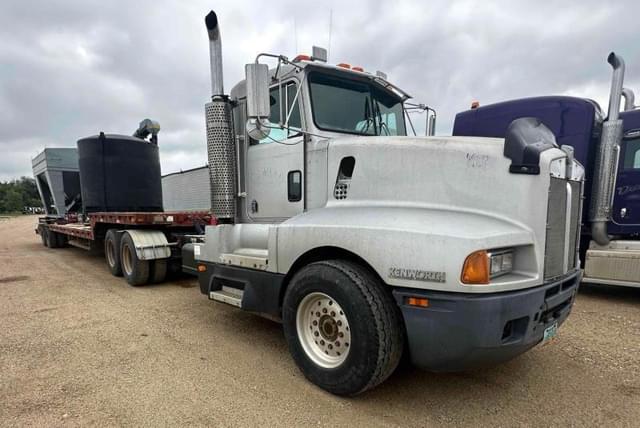 Image of Kenworth T600 equipment image 2