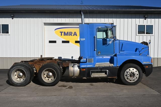 Image of Kenworth T600 equipment image 1