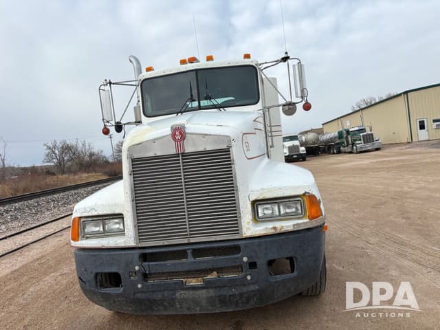 Image of Kenworth T600 equipment image 3