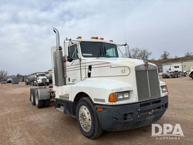 Image of Kenworth T600 equipment image 1