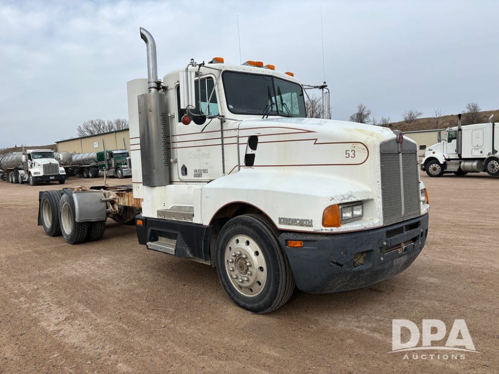 1989 Kenworth T600 Equipment Image0