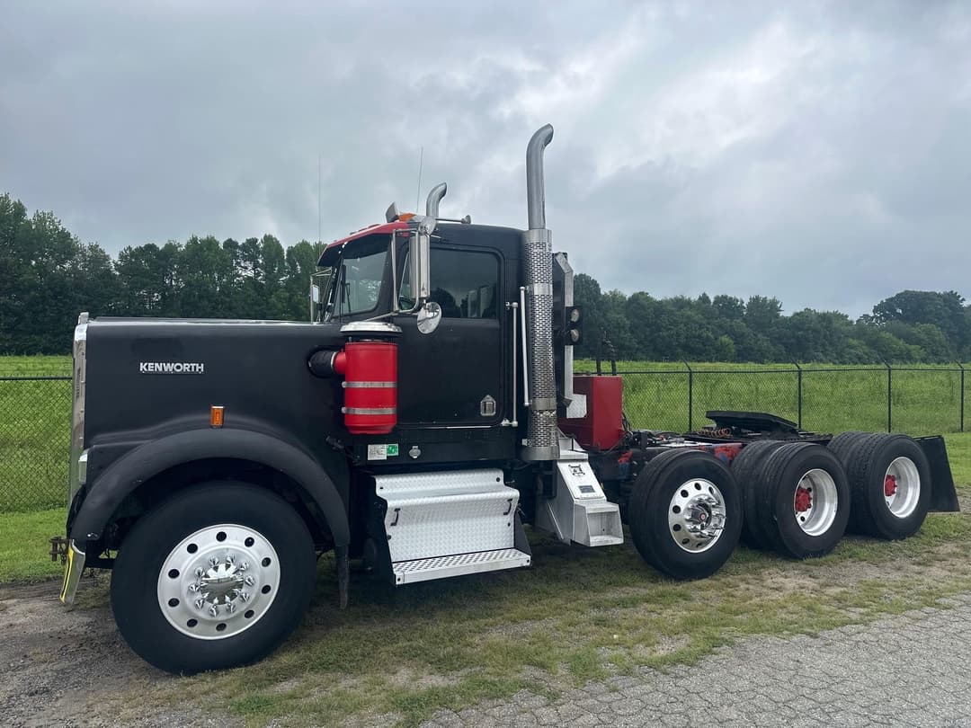 Image of Kenworth W900 Primary image