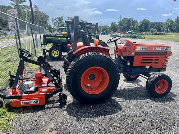 Image of Kubota L2050 equipment image 3