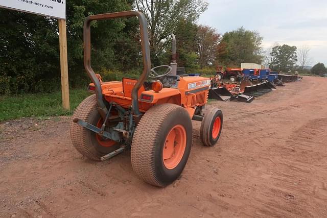 Image of Kubota L2250 equipment image 1