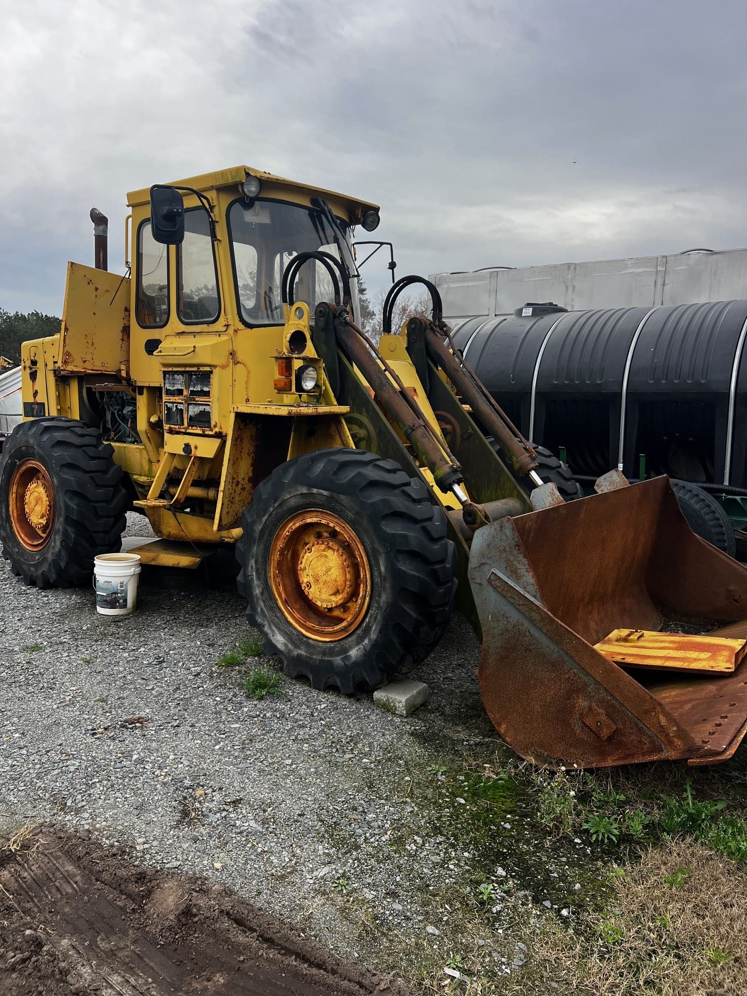 1989 Volvo L70 Equipment Image0