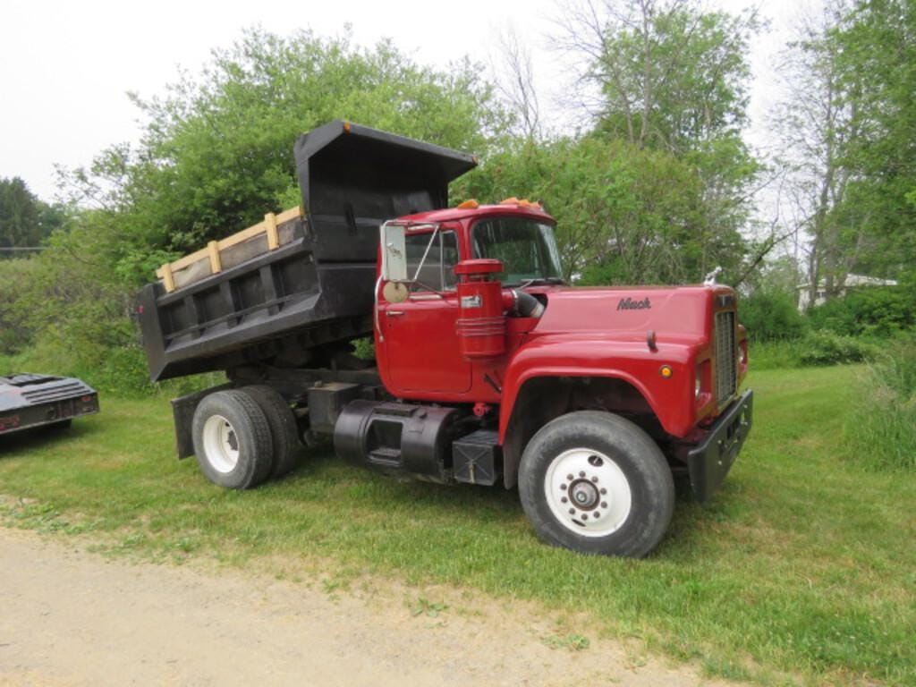 Main image Mack Econodyne