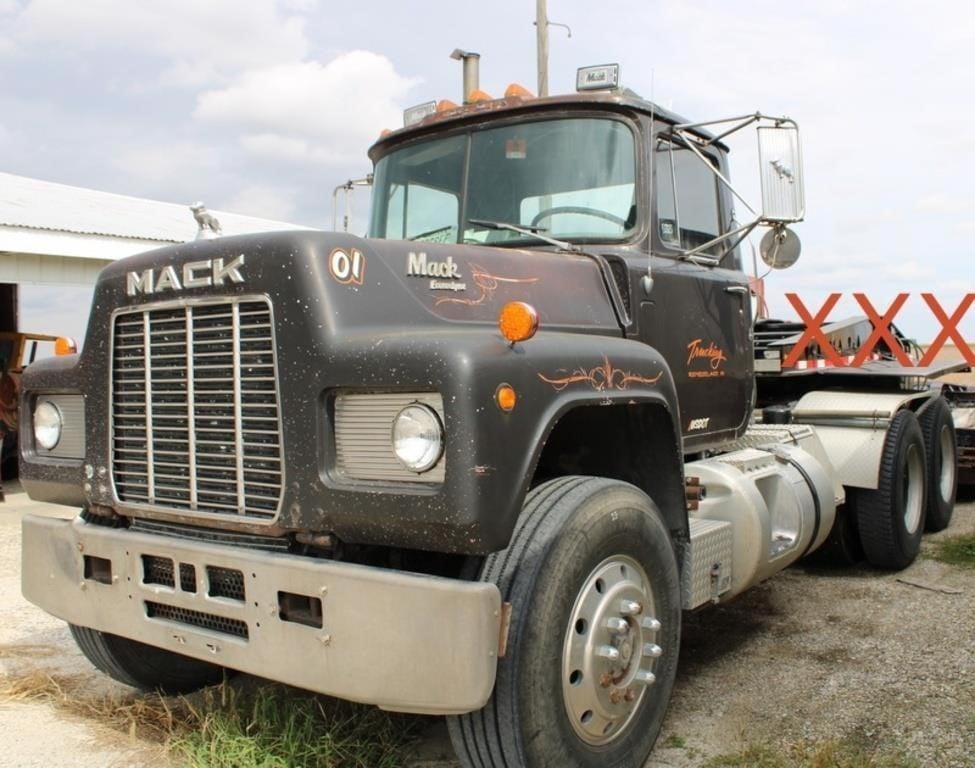 1989 Mack R600 Equipment Image0