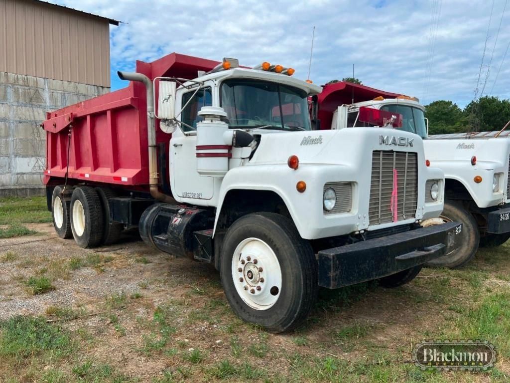 Main image Mack R686ST