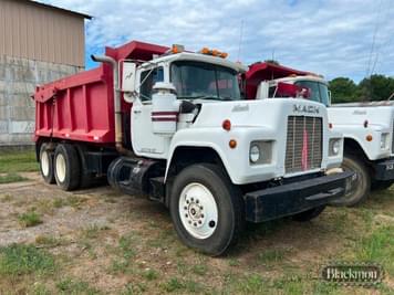 Main image Mack R686ST