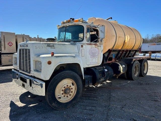 Image of Mack R690ST Image 0