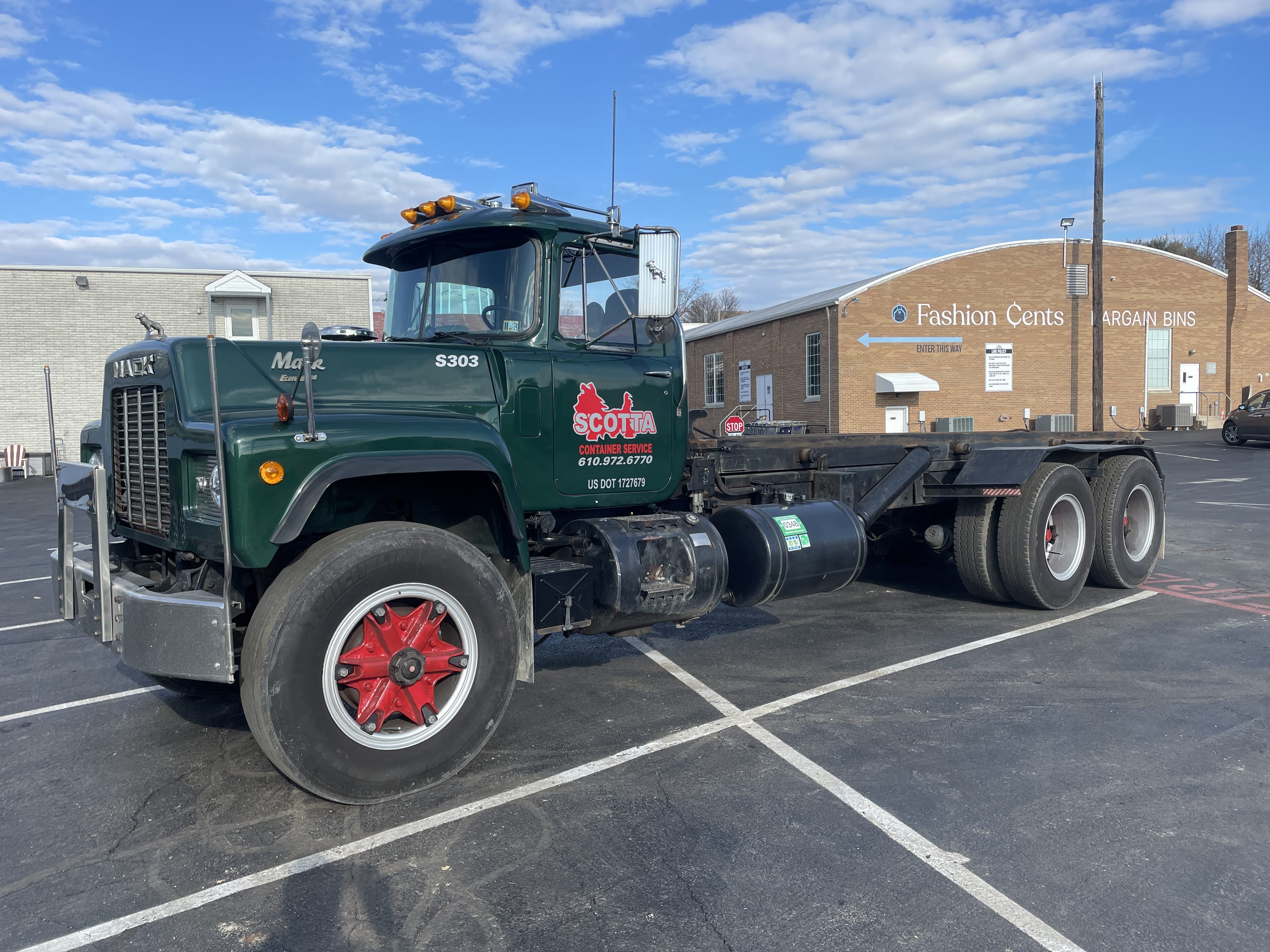 Main image Mack RD690SX