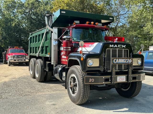 Image of Mack RD690SX equipment image 2