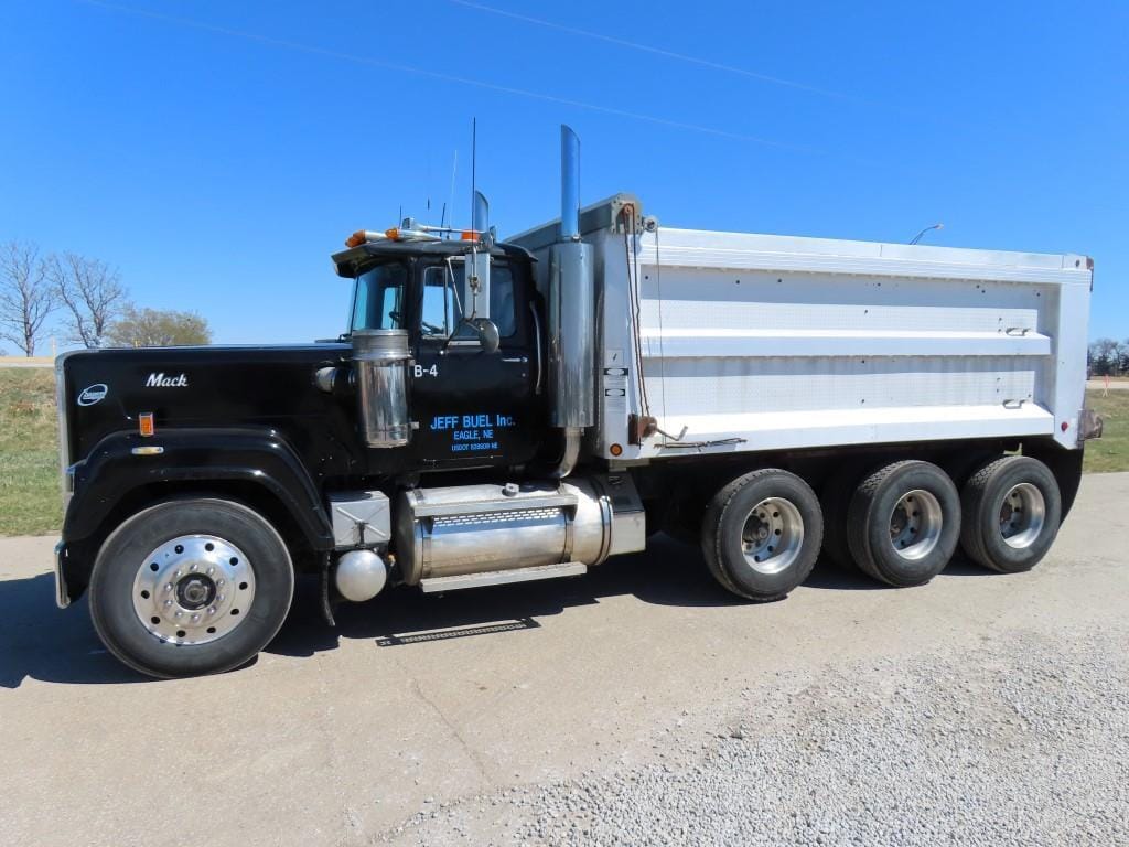 Main image Mack RW713