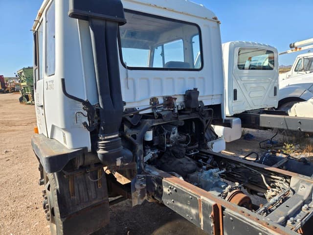 Image of Mitsubishi Fuso equipment image 3
