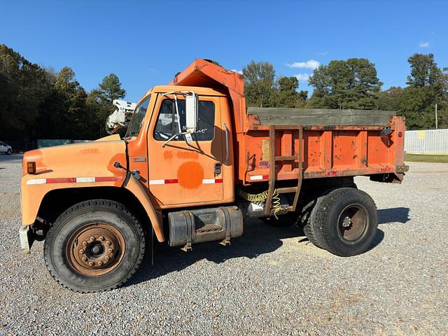 Image of Navistar 1654 equipment image 2