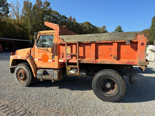 Image of Navistar 1654 equipment image 3