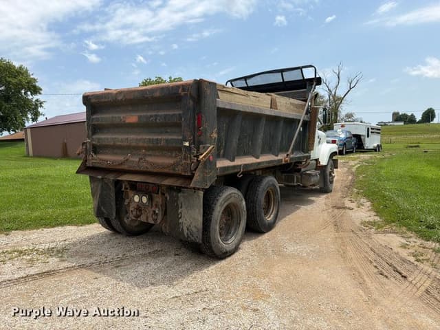 Image of Navistar F-2554 equipment image 4