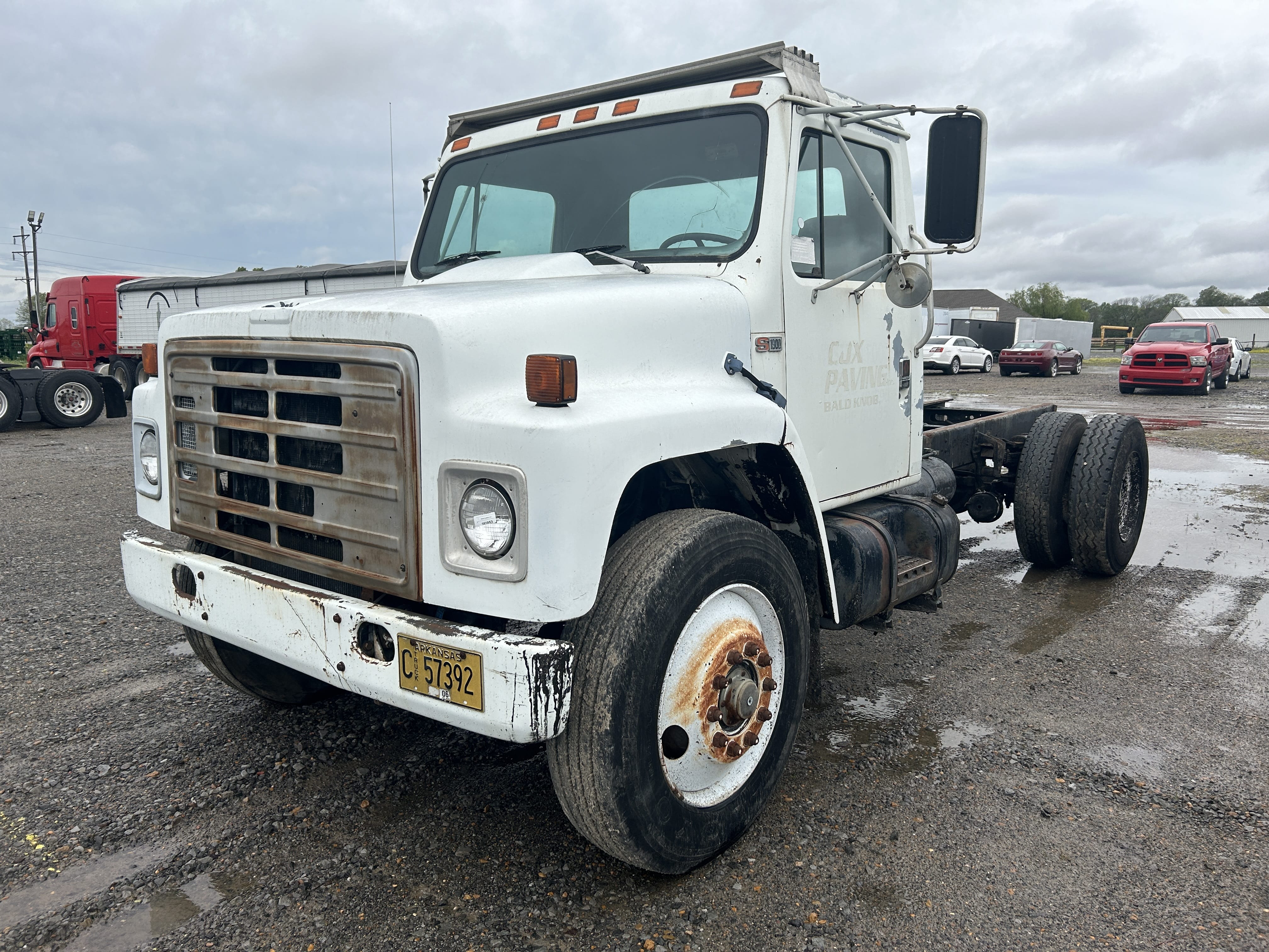 Main image International S1900