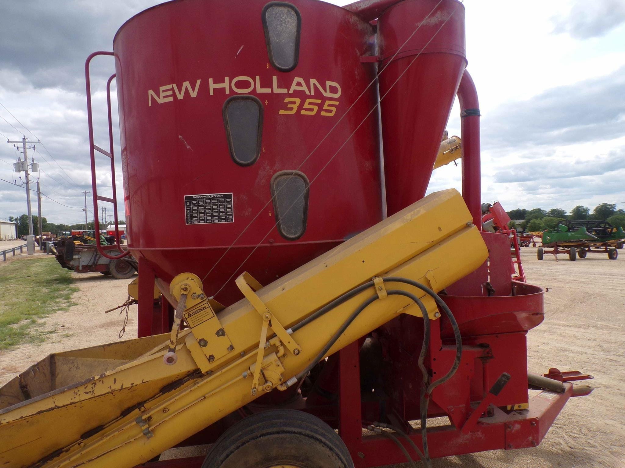 1989 New Holland 355 Equipment Image0