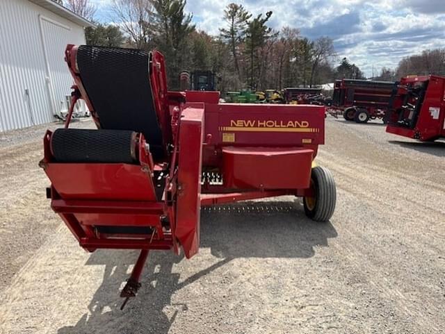 Image of New Holland 570 equipment image 4