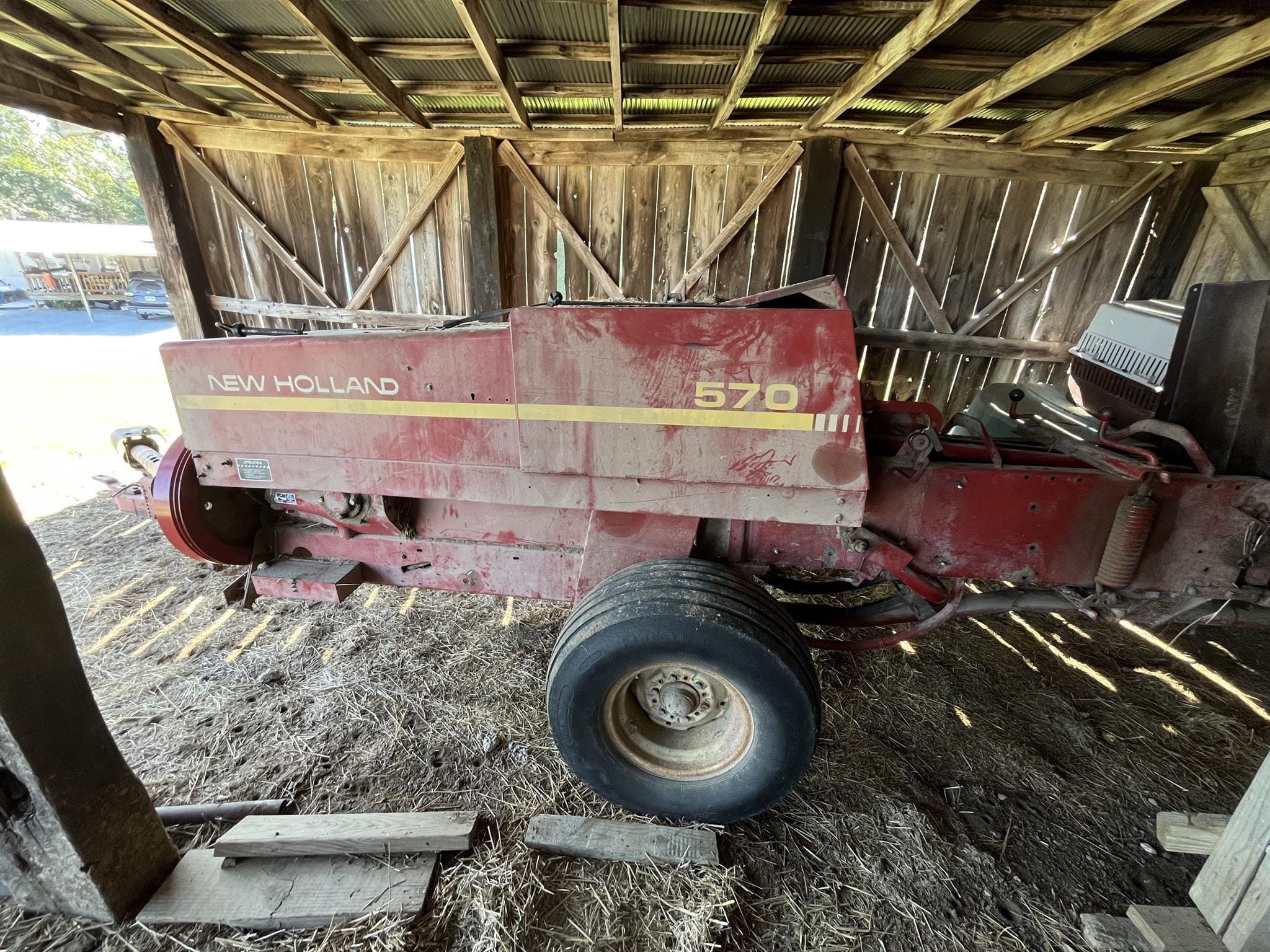 1989 New Holland 570 Equipment Image0