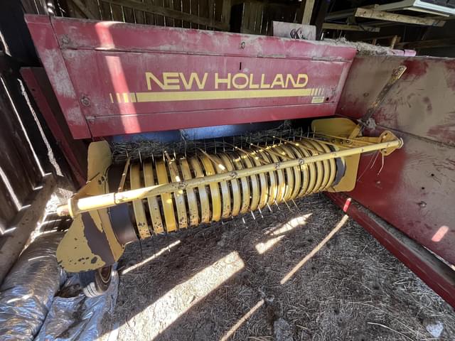 Image of New Holland 570 equipment image 2