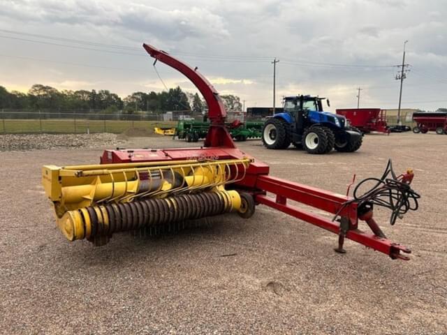 Image of New Holland 900 equipment image 2