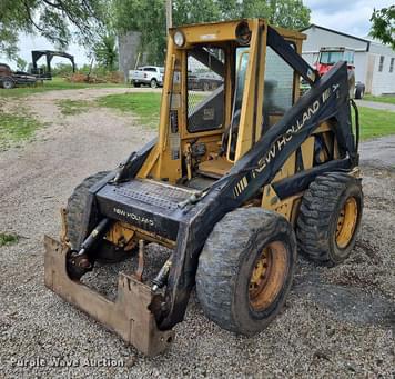 Main image New Holland L781